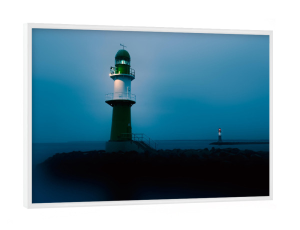 Poster mit weißem Rahmen "Leuchtturmliebe Warnemünde" artboxONE - Reise,Architektur,Reise / Strand und Meer
