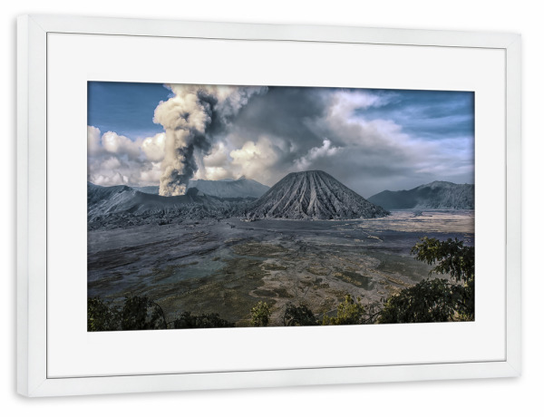 Poster mit Rahmen weiß "Eruption in Java" artboxONE - Natur,Reise,Für Kinder,Reise / Länder,Für Papa