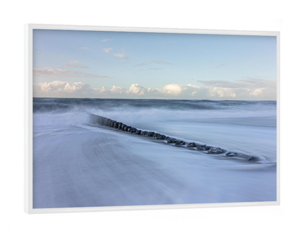 Poster mit weißem Rahmen "Wellen Langzeitbelichtung" artboxONE - Reise / Strand und Meer