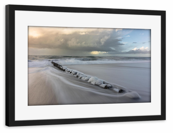 Poster mit Rahmen schwarz "Weiche Wellen - Sylt" artboxONE - Reise / Strand und Meer