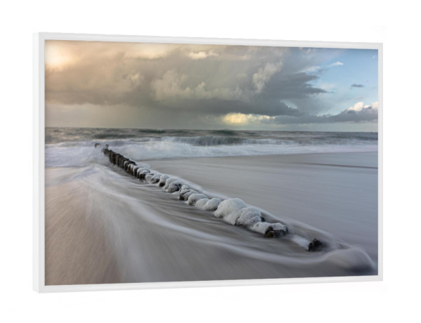 Poster mit weißem Rahmen "Weiche Wellen - Sylt" artboxONE - Reise / Strand und Meer