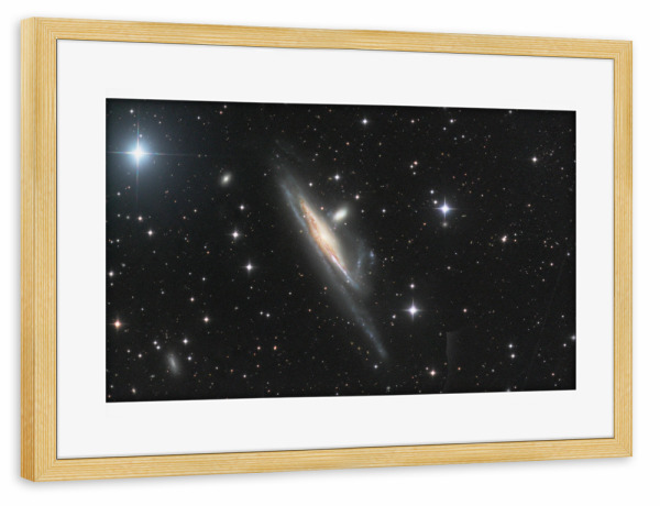 Poster mit Rahmen kiefer "Elliptische Galaxie" artboxONE - Galaxy