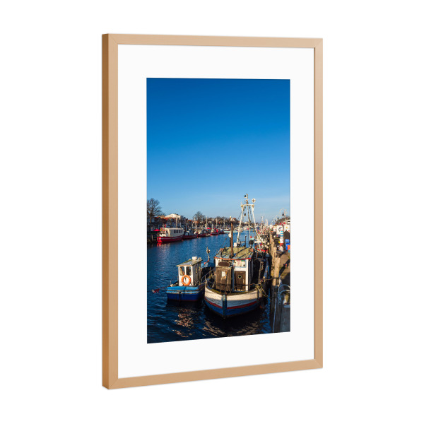 Poster mit Rahmen Kupfer "Boote am Alten Strom" artboxONE - Natur,Reise,Architektur,Reise / Strand und Meer
