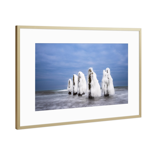 Poster mit Rahmen Gold "Eis, Buhne und Meer" artboxONE - Natur,Reise,Reise / Strand und Meer