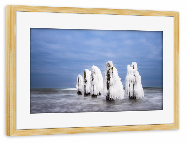 Poster mit Rahmen kiefer "Eis, Buhne und Meer" artboxONE - Natur,Reise,Reise / Strand und Meer
