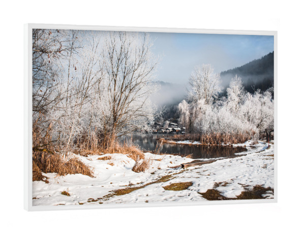 Poster mit weißem Rahmen "Verträumte Winterlandschaft" artboxONE - Natur,Reise - See,Winter,Schnee,Wasser,Landschaft,Landscape,Nature,Snow,Lake
