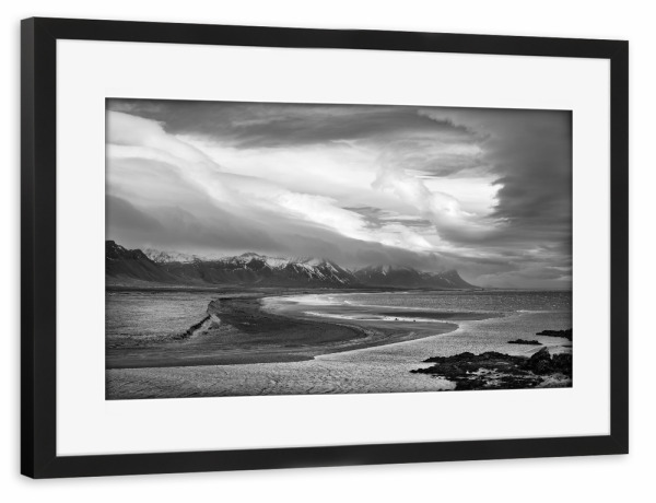 Poster mit Rahmen schwarz "Küstenlicht schwarzweiß" artboxONE - Natur,Schwarzweiß,Reise / Strand und Meer