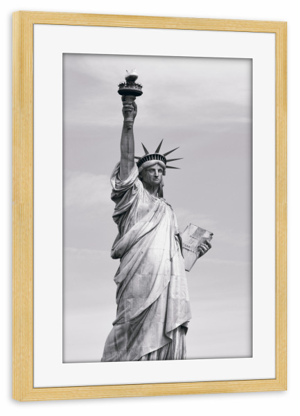 Poster mit Rahmen kiefer "Die Freiheitsstatue in sw" artboxONE - Städte / New York,Reise,Schwarzweiß,Reise / Länder