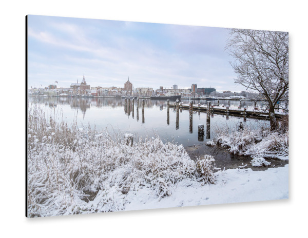 Alu-Dibond "Schnee, Warnow und Steg" 30x20 cm artboxONE