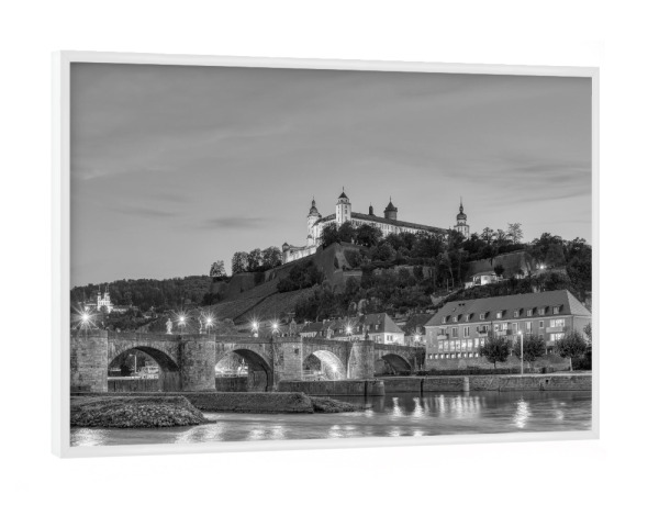 Poster mit weißem Rahmen "Würzburg am Abend schwarz-weiß" artboxONE - Städte,Reise,Städte / Weitere