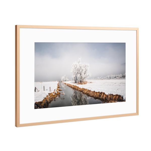 Poster mit Rahmen Kupfer "Winterliches Naturschutzgebiet" artboxONE - Natur,Reise - See,Bach,Schnee,Baum,Winter,Natur,Nature,Lake,Snow