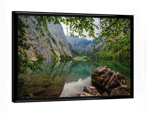 Poster mit schwarzem Rahmen "Seeblick - Obersee" artboxONE - Natur