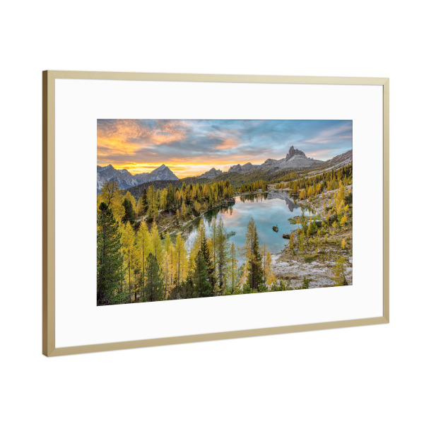 Poster mit Rahmen Gold "Lago Federa in den Dolomiten" artboxONE - Natur,Reise,Reise / Länder