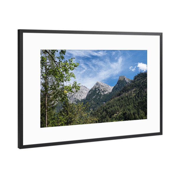 Poster mit Rahmen Schwarz (Metallic) "Baum, Wald und Berge" artboxONE - Natur,Reise