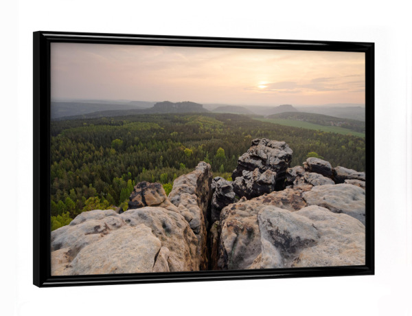 Poster mit schwarzem Rahmen "Elbsandsteingebirge Panoramablick" artboxONE - Natur,Reise