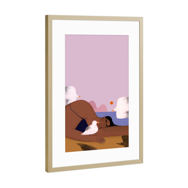 Poster mit Rahmen Gold "Oh. Ofi - Seemöwen mit Frau" artboxONE - Natur,Tiere,Menschen - Vögel,Tiere,Möwen,Natur,Frau,Mensch,Wasser,Strand