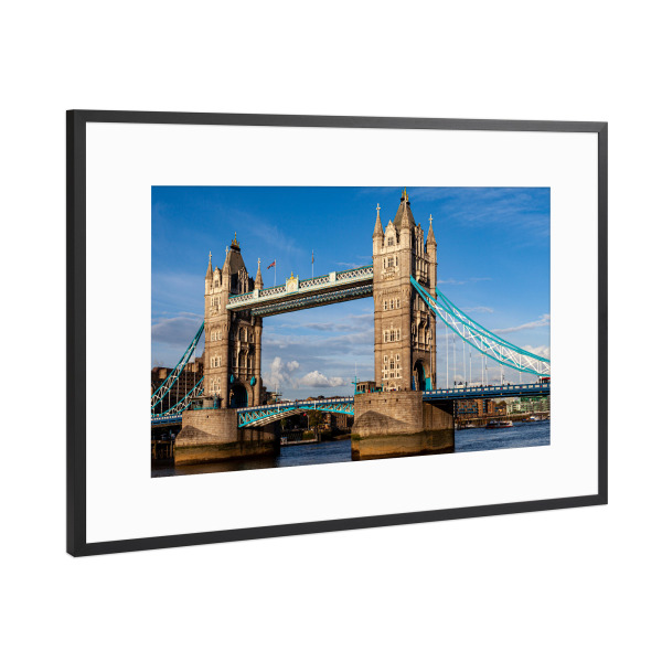 Poster mit Rahmen Schwarz (Metallic) "Die Londoner Tower Bridge" artboxONE - Städte / London,Architektur