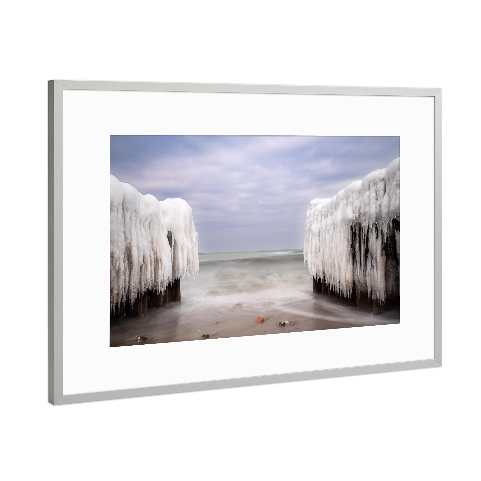 Poster mit Rahmen Silber "Buhnen, Eis und Ostsee" artboxONE - Natur,Reise,Reise / Strand und Meer