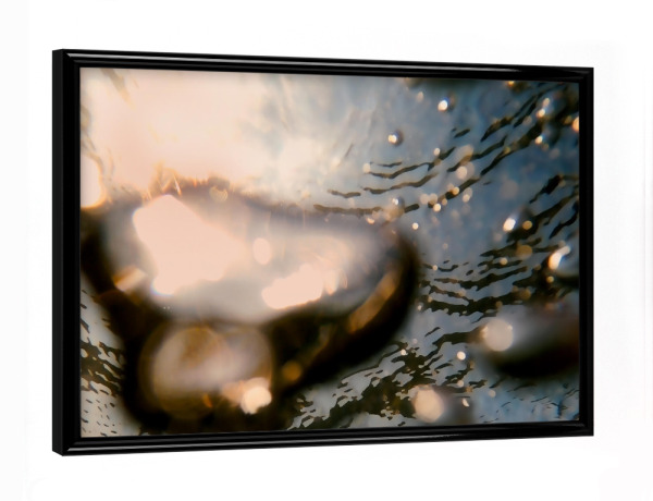 Poster mit schwarzem Rahmen "Eintauchen ins Meer - Luftblasen" artboxONE - Natur,Reise / Strand und Meer,Unterwasser