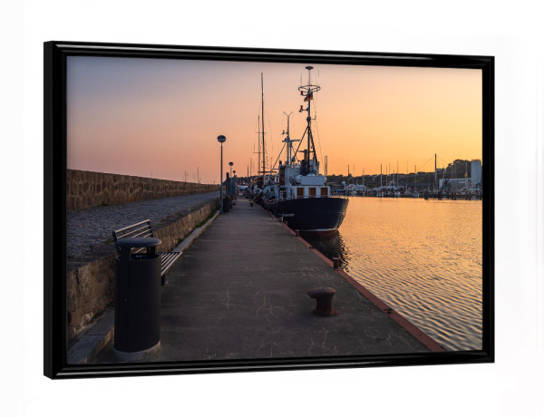 Poster mit schwarzem Rahmen "Abends im Hafen" artboxONE - Natur,Reise,Reise / Strand und Meer