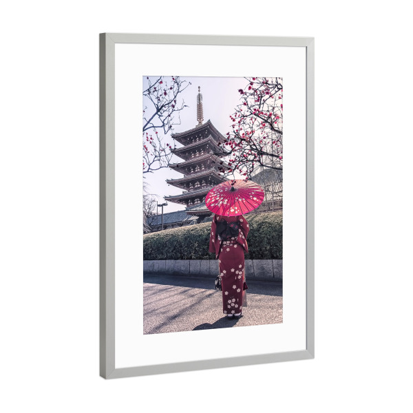 Poster mit Rahmen Silber "Lady In red" artboxONE - Reise,Architektur,Reise / Asien,Reise / Länder,Städte / Tokio