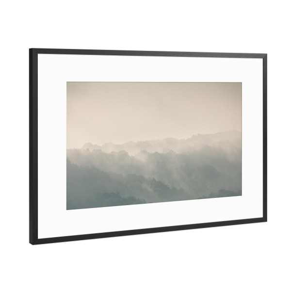 Poster mit Rahmen Schwarz (Metallic) "Lichtdurchfluteter Nebel" artboxONE - Natur