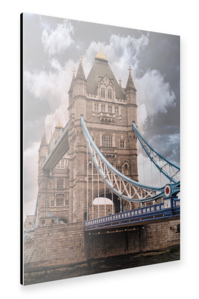 Alu-Dibond "Tower Bridge vor Wolken" 30x20 cm artboxONE