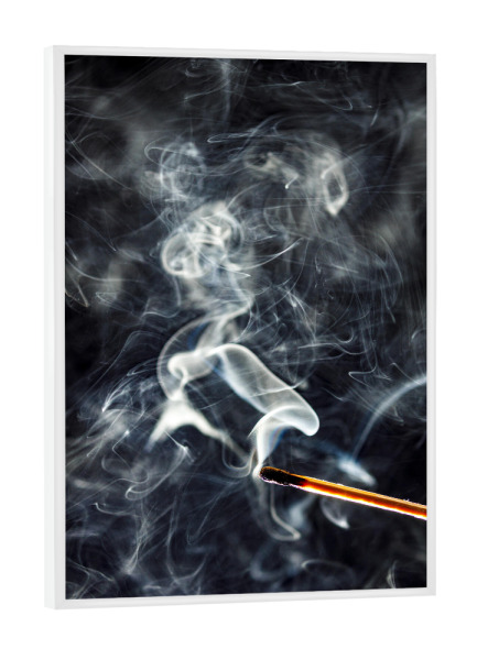 Poster mit weißem Rahmen "Rauch am Zündholz" artboxONE - Natur - Rauch,Qualm,Zündholz,Schreichholz