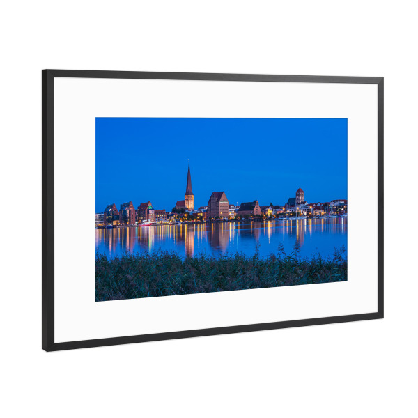 Poster mit Rahmen Schwarz (Metallic) "Schilf, Warnow, Blaue Stunde" artboxONE - Natur,Reise,Architektur,Städte / Weitere