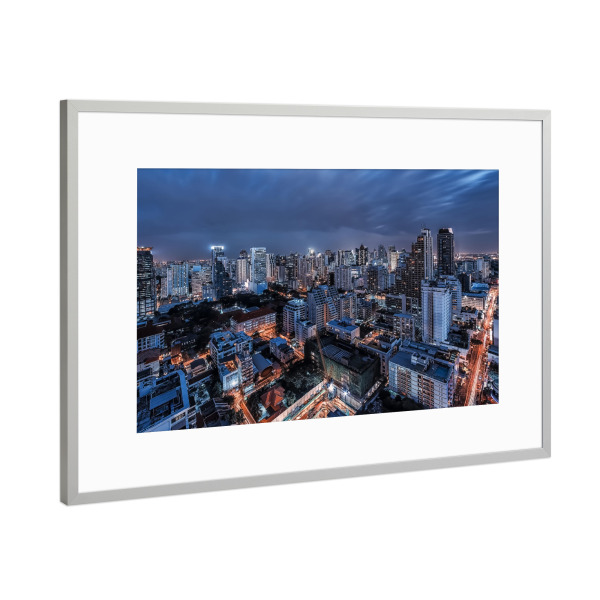 Poster mit Rahmen Silber "Sukhumvit District" artboxONE - Städte,Reise,Architektur,Reise / Asien,Reise / Länder