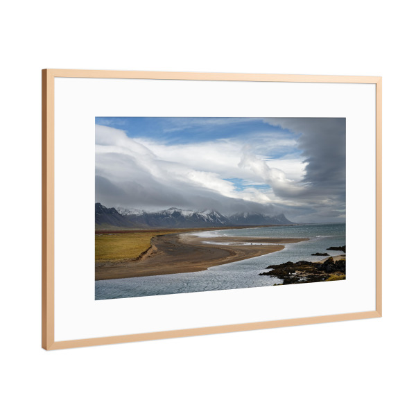 Poster mit Rahmen Kupfer "Island Küstenlicht" artboxONE - Natur,Reise,Reise / Strand und Meer