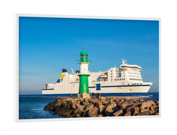 Poster mit weißem Rahmen "Mole, Molenturm, Fähre" artboxONE - Natur,Reise,Architektur,Reise / Strand und Meer