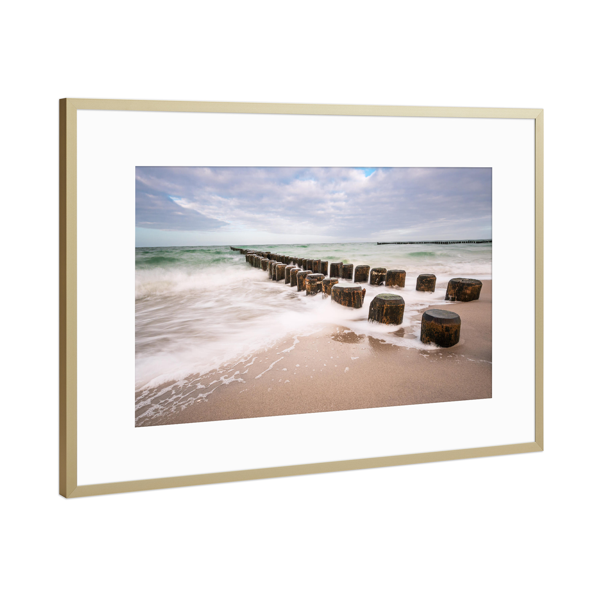 Poster mit Rahmen Gold "Buhne, Strand und Wellen" artboxONE - Natur,Reise,Reise / Strand und Meer