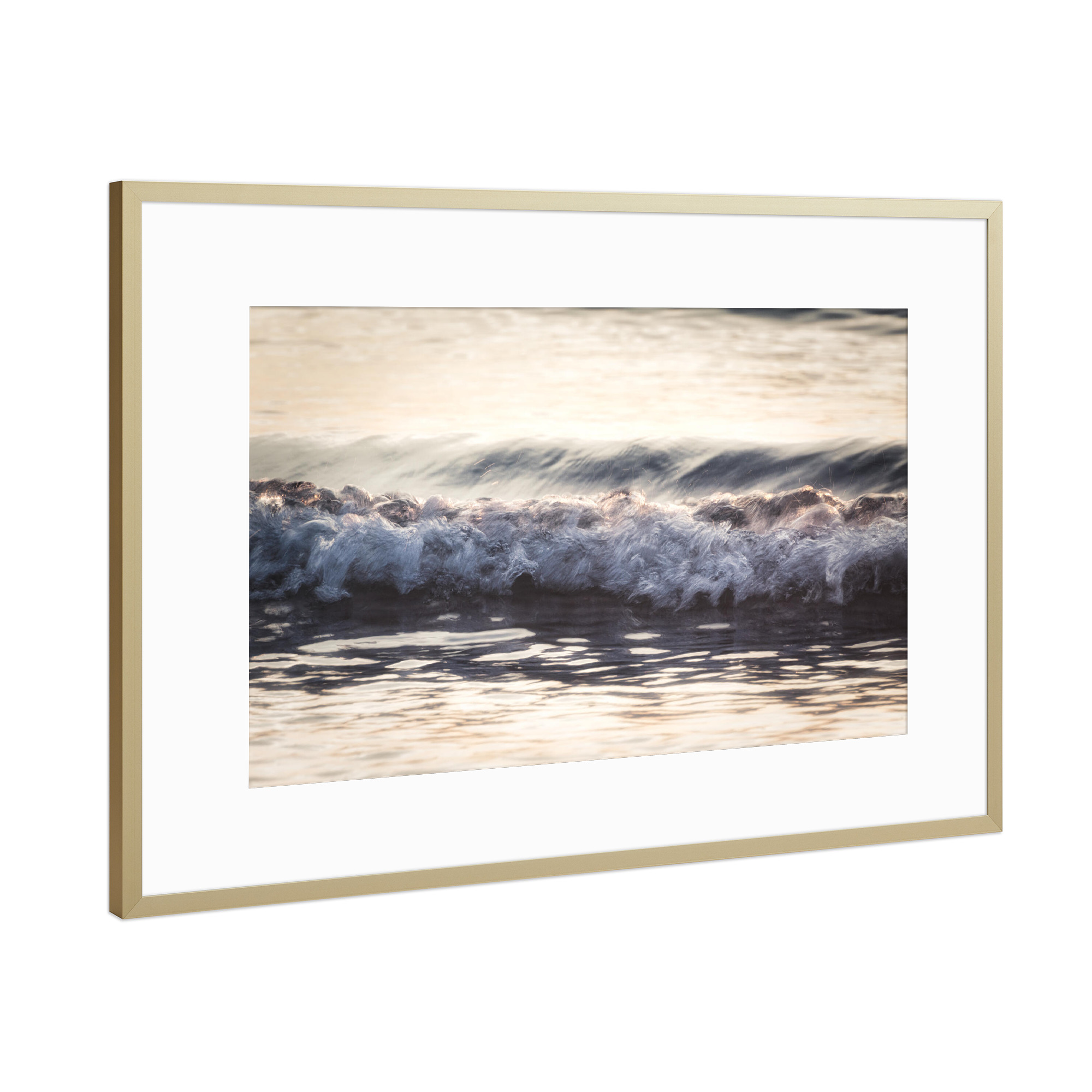 Poster mit Rahmen Gold "Wellenspiel" artboxONE - Natur,Reise / Strand und Meer - Meer,Wasser,Welle,Nahaufnahme,Wellenmuster,Wellenspiel,Waves