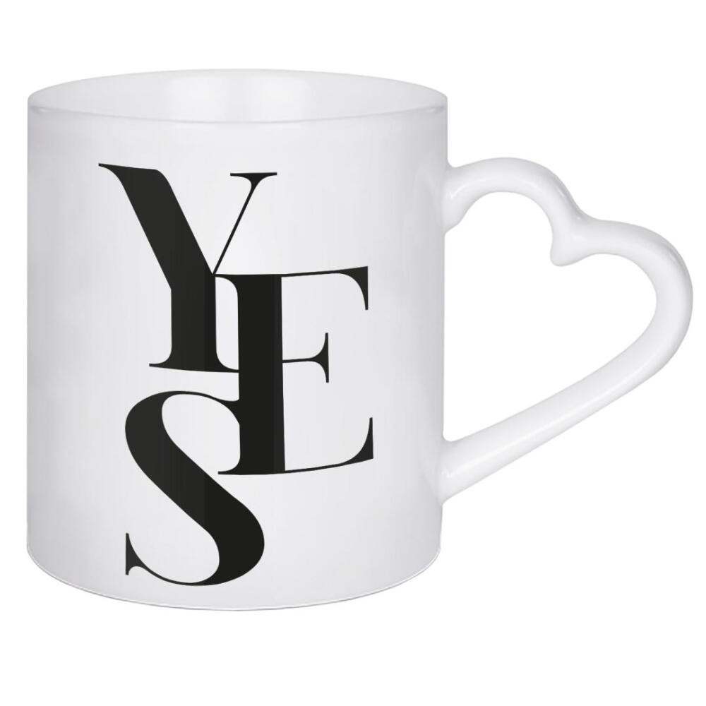 Herztasse "Yes 02" artboxONE - Typografie,Schwarzweiß,Liebe - Ja,Zusage,Aussage,Qui,Verlobung,Liebe,Type,Quote,Zitat