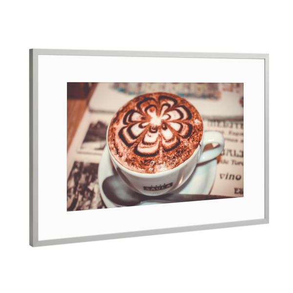 Poster mit Rahmen Silber "Coffee Time in Rome" artboxONE - Essen & Trinken - Cappuccino,Kaffee,Tasse,Zeitung,Rom,Nostalgie,Cafe,Trinken