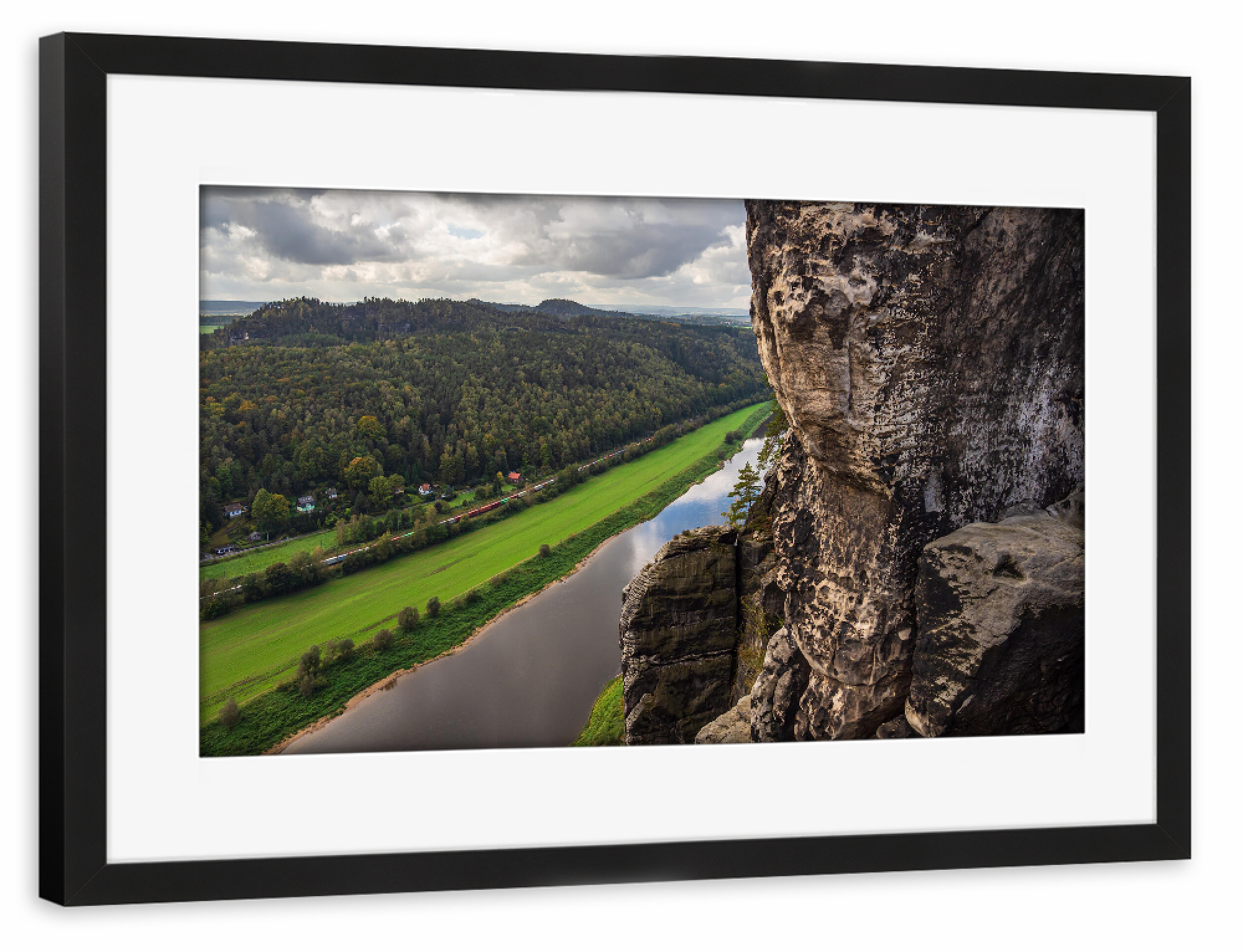 Poster mit Rahmen schwarz "Felsen, Elbe und Wald" artboxONE - Natur,Reise