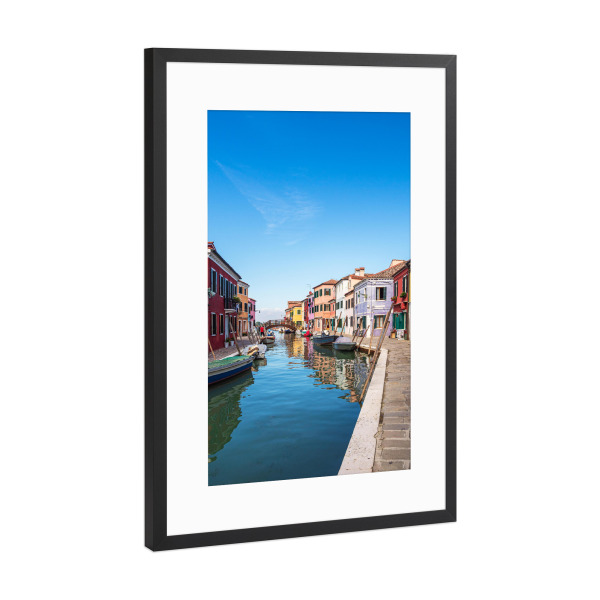 Poster mit Rahmen Schwarz (Metallic) "Bunte Gebäude und Kanal" artboxONE - Reise,Architektur,Städte / Venedig