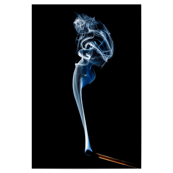Poster 30x20 cm "Die Frau aus Rauch" artboxONE - Natur - Flamme,Rauch,Streichholz,Feuer,Qualm,Anzünden,Zündholz,Blau,Blauer dunst