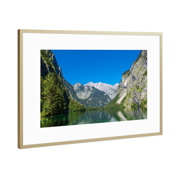 Poster mit Rahmen Gold "Obersee und Berge" artboxONE - Natur,Reise