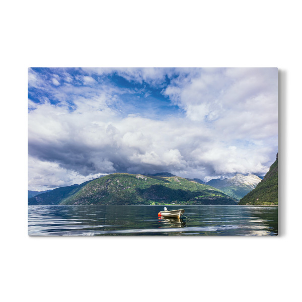 Galerie-Print "Boot im Storfjord vor Berge" 30x20 cm artboxONE