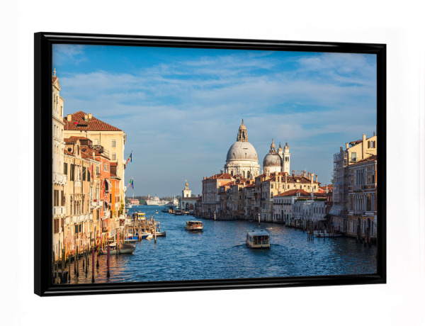 Poster mit schwarzem Rahmen "Kirche und Kanal in Venedig" artboxONE - Reise,Architektur,Städte / Venedig