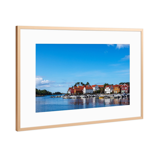 Poster mit Rahmen Kupfer "Häuser in Furuholmen" artboxONE - Natur,Reise,Architektur,Reise / Strand und Meer,Reise / Länder