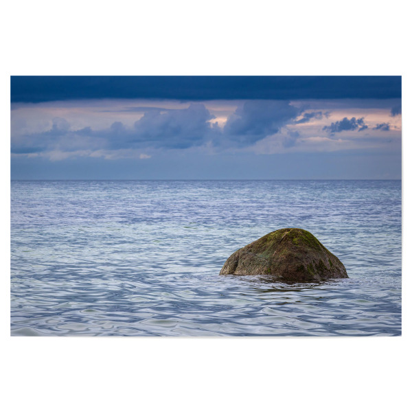 Poster "Meer, Findling, Wolken" artboxONE - Natur,Reise,Reise / Strand und Meer