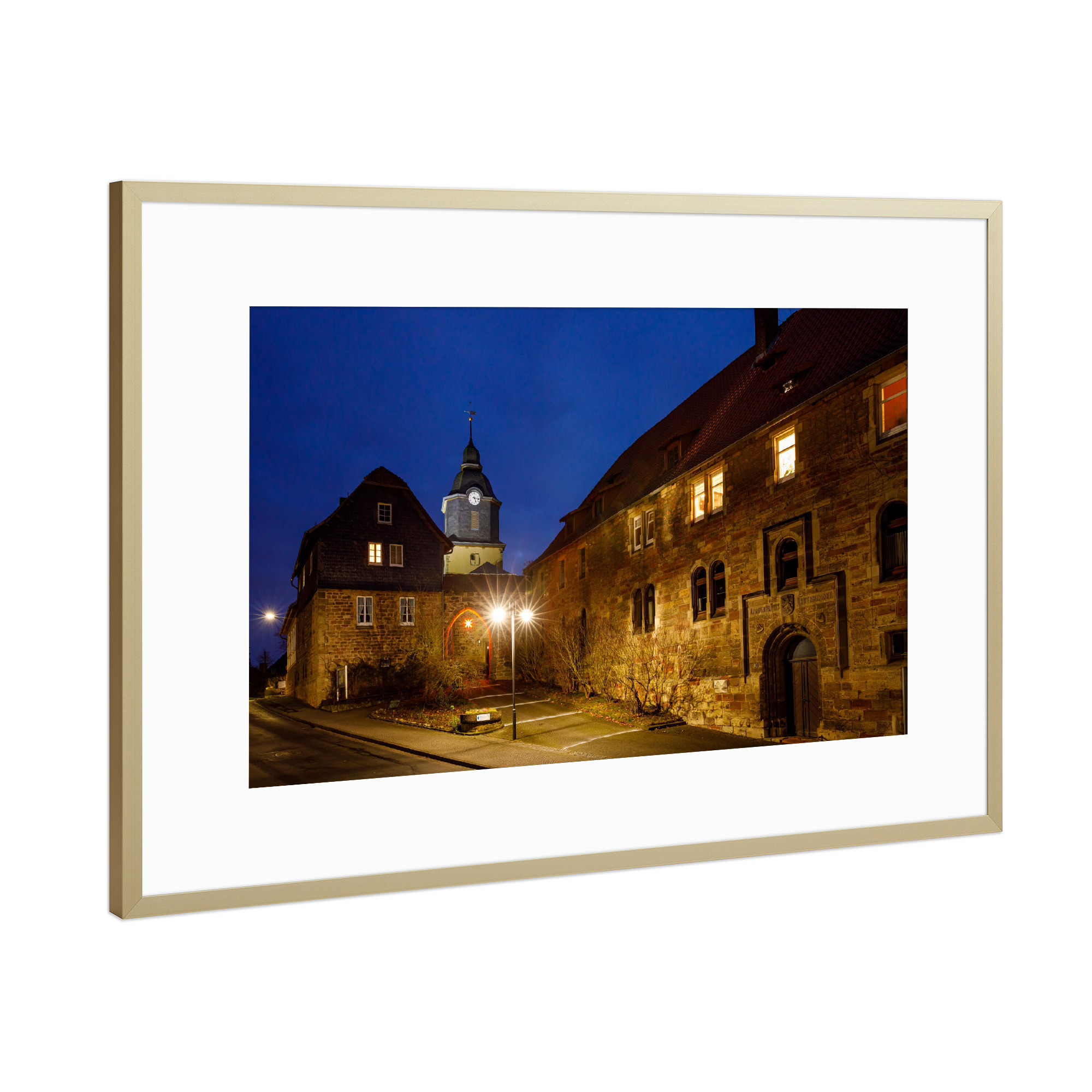 Poster mit Rahmen Gold "Burgkirche von Herleshausen" artboxONE - Architektur - Burg,Kirche,Herleshausen,Schloss,Dorf,Hessen,Nacht