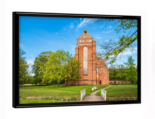 Poster mit schwarzem Rahmen "Gras, Brücke und Münster" artboxONE - Natur,Reise,Architektur