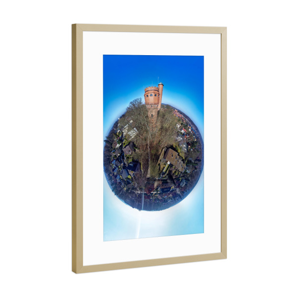 Poster mit Rahmen Gold "Mölln - Wasserturm Planet" artboxONE - Städte,Reise,Architektur,Reise / Länder,Städte / Weitere