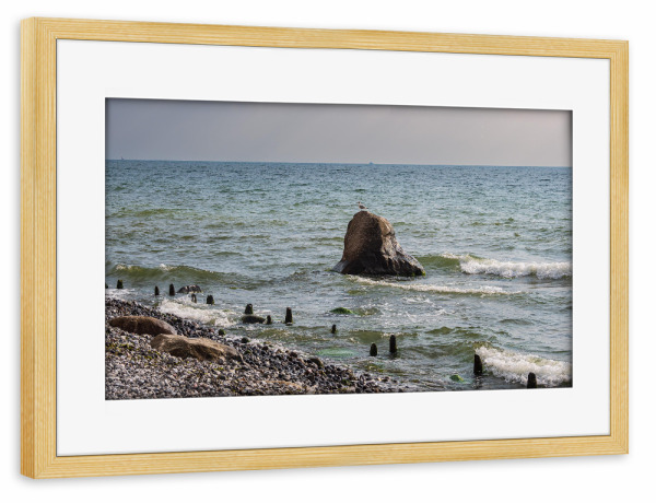 Poster mit Rahmen kiefer "Buhne, Findling, Ostsee" artboxONE - Natur,Reise,Reise / Strand und Meer