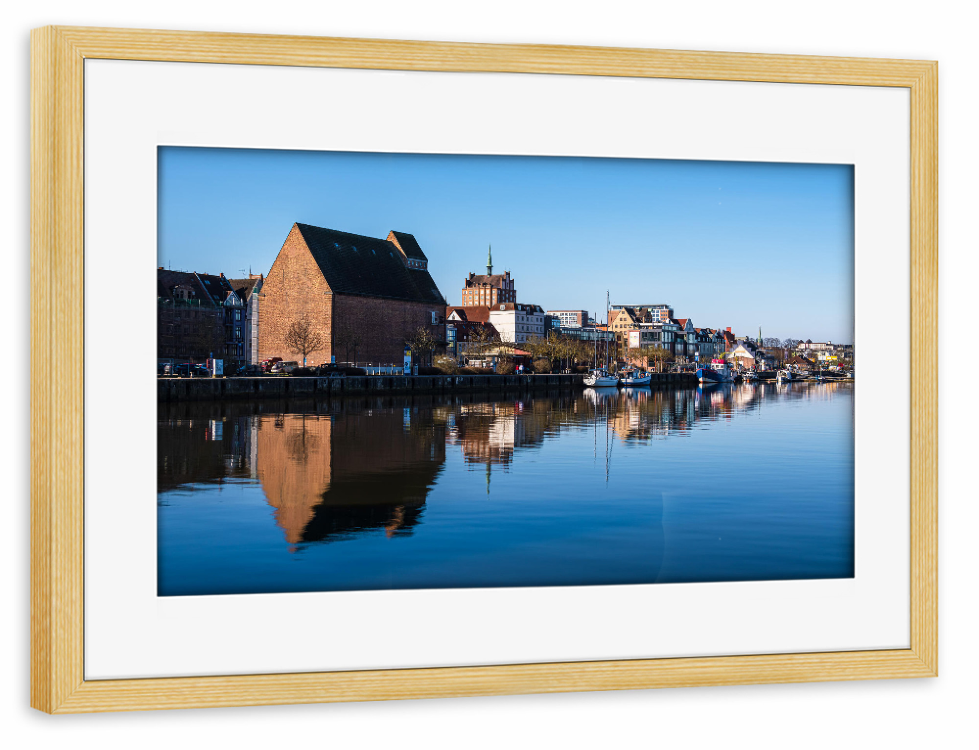 Poster mit Rahmen kiefer "Warnowufer und Speicher" artboxONE - Natur,Reise,Architektur