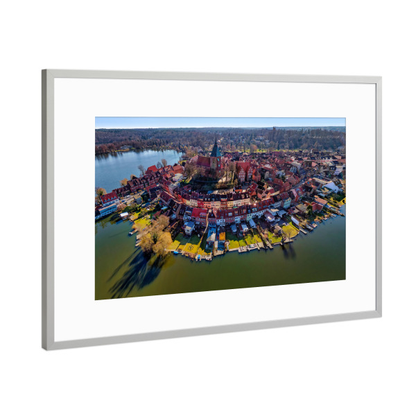Poster mit Rahmen Silber "Historische Altstadt Mölln; low" artboxONE - Städte,Natur,Reise,Architektur,Städte / Weitere